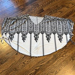 Rampage ruched arm poncho blouse, black and white size L